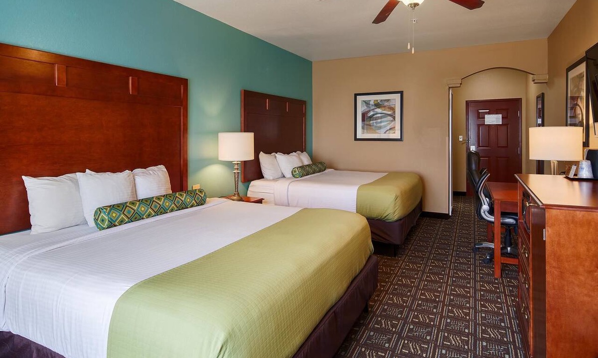 Monahans Hotel | Best Western Plus Monahans Inn & Suites