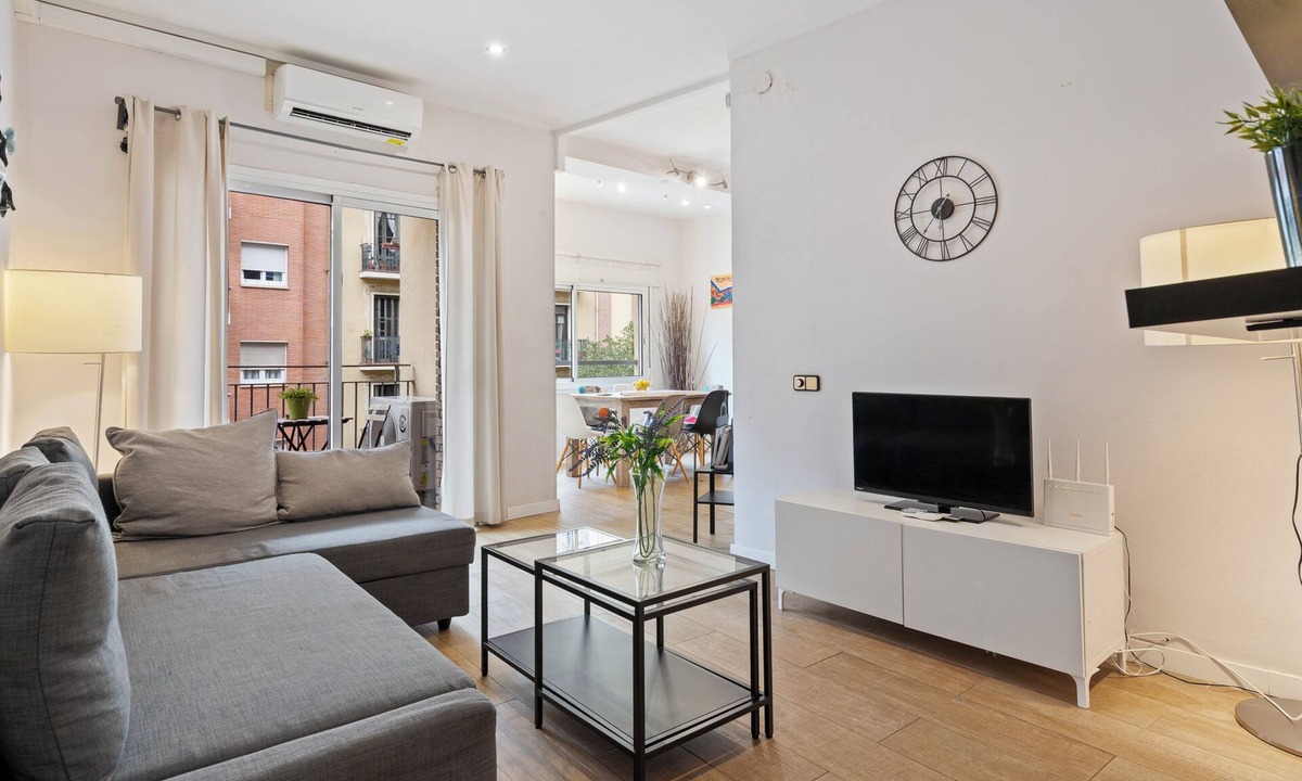 La Nova Esquerra de l'Eixample Apartment | Charming Eixample Apartment: Steps from EAE Business School