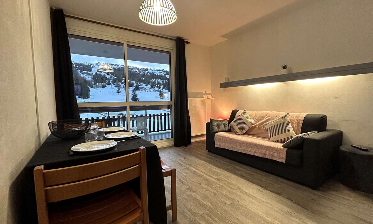 Saint-Etienne-en-Devoluy Apartment | Comfortable studio for 4 with terrace, parking, wifi and pets allowed