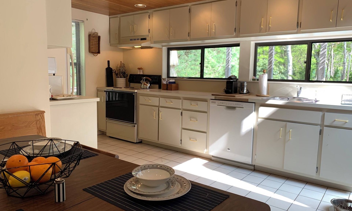 Northwest Harbor House | East Hampton slice of heaven with heated pool and 3 minute drive to village.