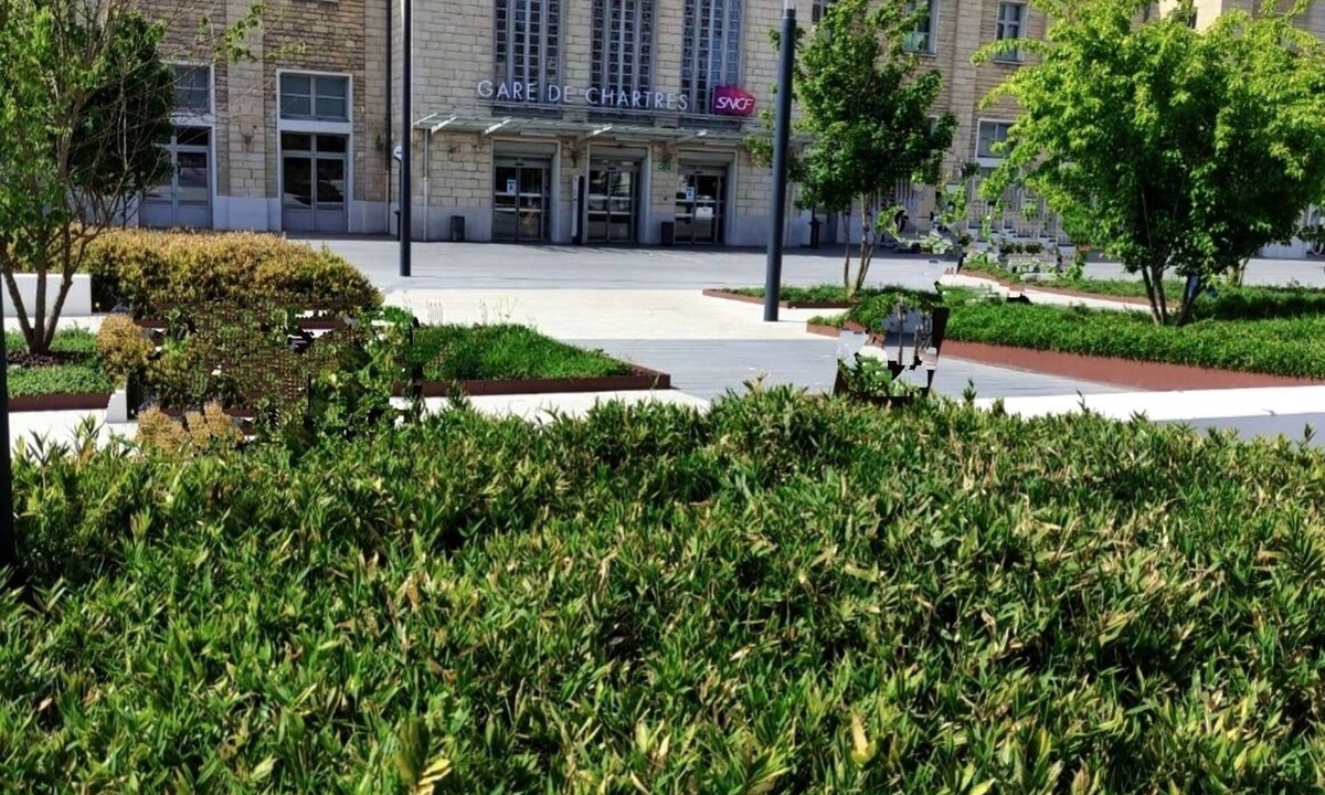 Chartres Apartment | Great studio, just a stone's throw from the Chartres train station
