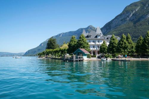 Menthon-Saint-Bernard Resort | Le Pavillon des Fleurs