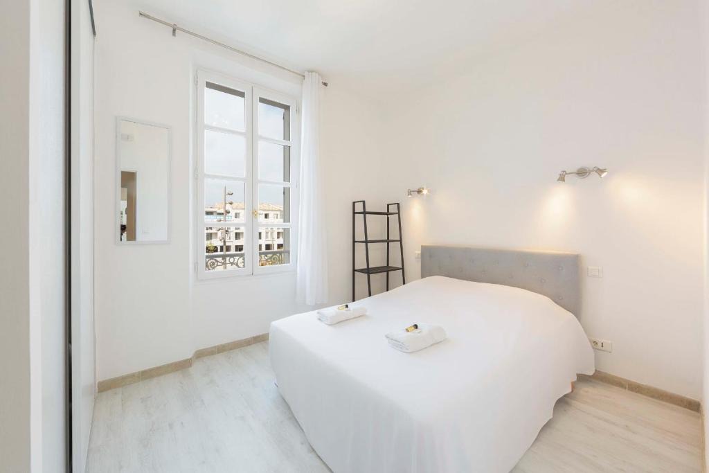 Antibes Old Town House | Renovated 100m Townhouse in the heart of the old town of Antibes