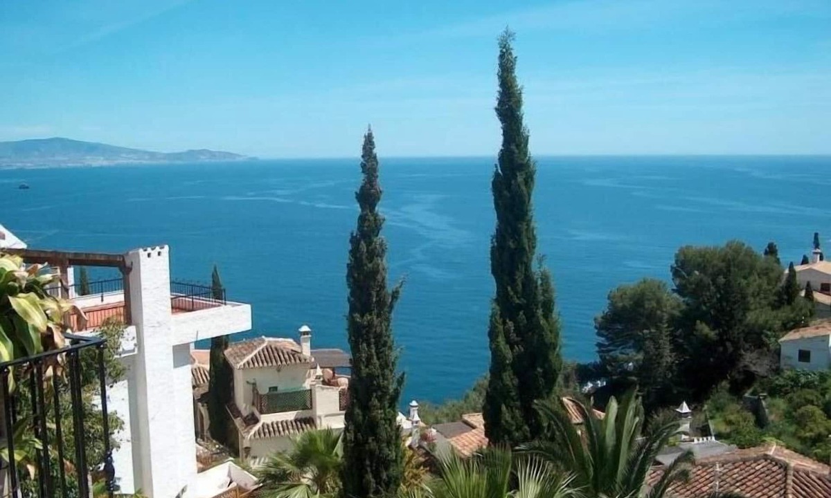 Almunecar Villa | Villa with a stunning sea view, located by the poolside and close to the beach