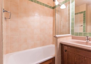 Cozy 2-room apartment with parking, near slopes - La Salle-les-Alpes in La Salle-les-Alpes