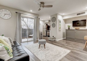 Cozy Downtown Condo/Perfect for a Couple in Austin