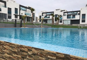 Oasis Beach - Punta Prima modern appartement in Torrevieja