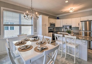 Ocean Club Condo w/Community Pool & Hot Tub in Salter Path