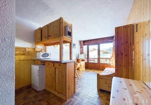 Studio cosy au pied des pistes, balcon exposé sud, centre-station, idéal pour 4 personnes in Montvalezan