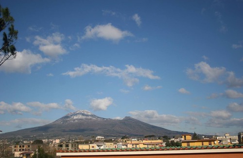 Pompei Bed & Breakfast | 1-bedroom apartment with 1 bathroom and a breakfast nook in Pompeii, 800 m from downtown