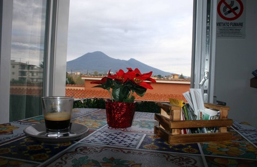 Pompei Bed & Breakfast | 1-bedroom apartment with 1 bathroom and a breakfast nook in Pompeii, 800 m from downtown