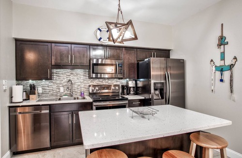 Clearwater Condo | Avalon Ground floor condo, heated pool, king size bed