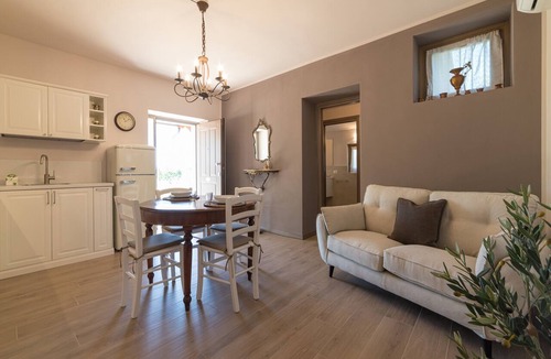 Cavaion Veronese Villa | Casale dei Sogni Entire Private Villa with Terrace, Wi-Fi, and Air Conditioning