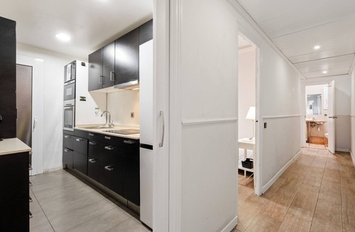 La Nova Esquerra de l'Eixample Apartment | Charming Eixample Apartment: Steps from EAE Business School
