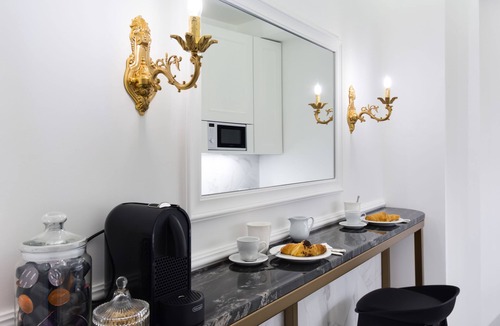 Inner City Budapest Apartment | Chestnut & Eliza Suites - Superior Homes