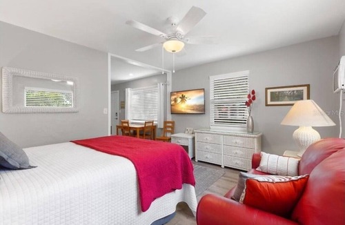Crescent Heights Apartment | Crescent Heights Cottage - Fully stocked - short or long term extended stays!
