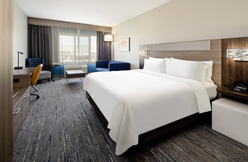 Palm Desert Hotel | Holiday Inn Express & Suites Palm Desert - Millennium by IHG
