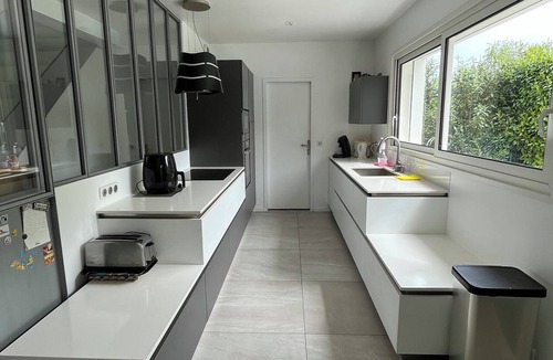 Chessy House | Modern Villa - Chessy