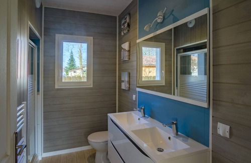 Hourtin House | NEW WOOD HOUSE FOR 8/10 PERSONS WITH COMMUNAL POOL
