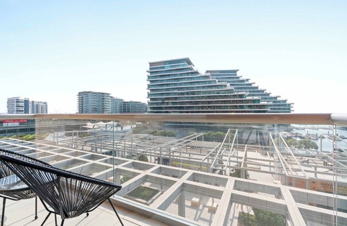 Al Bandar Apartment | Silkhaus Large Studio | Sea View | Al Barza North