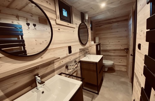Les Angles Ski Chalet | SUBLIME VIEWS-Upper Chalet-180m2 AUX ANGLES -16pers on 3300m2-near the center