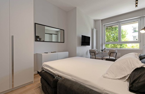 Stazione Apartment | The Basic Studio Apartment with Balcony in Bergamo