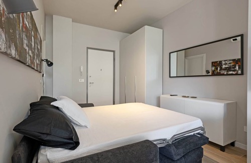 Stazione Apartment | The Basic Studio Apartment with Balcony in Bergamo