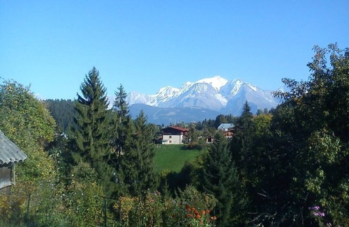 Cordon Apartment | View not overlooked front of the chain of Mt BLANC ground floor with private terrace