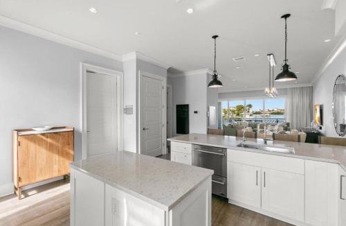 Clearwater Beach House | Waterfront Oasis 3 BR/4 beds~3 min walk to beach.