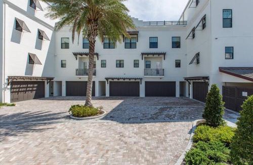 Clearwater Beach House | Waterfront Oasis 3 BR/4 beds~3 min walk to beach.