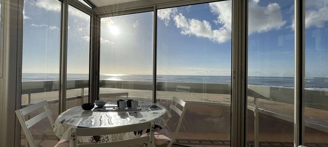 1-BR Apartment with Garage, 50m from the Beach, Saint-Gilles-Croix-de-Vie in Saint-Gilles-Croix-de-Vie
