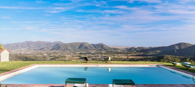 11th CENTURY VILLA, Stunning View & Pool, Unrivaled Private Setting near Lucca in San Macario in Monte (Lucca)