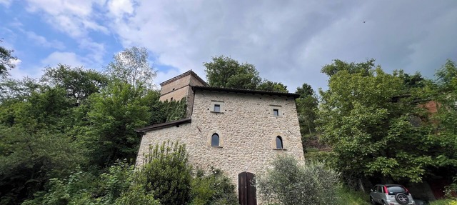 1500 Fortified house in Borgo Fontanini in Emilia-Romagna
