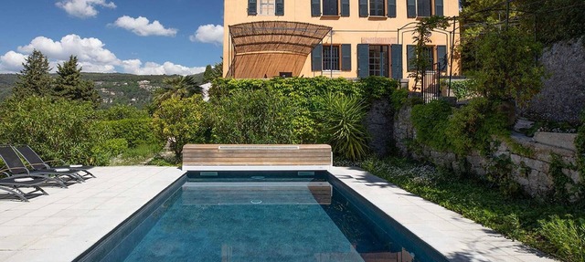 18thC perfumer's home, heated pool & view in Grasse
