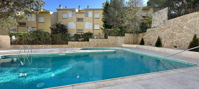 1OREN 01 - Basic apartment with communal pool located a few minutes walk from the beach of Llafranc in Llafranc