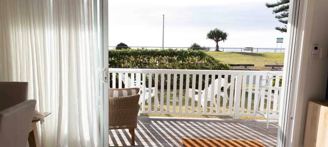 2 Bed apartment opposite the beach in Miami