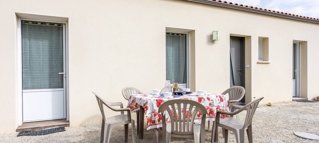 2-Bedroom Independent Accommodation for 4 to 6 People, 20 Minutes from the Beach in Curzon