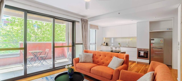 2BR Apt in Docklands WiFi City walk Water nearby in Docklands
