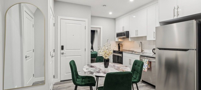 2BR Basement Suite + Sofa Bed | Near Airport in Calgary