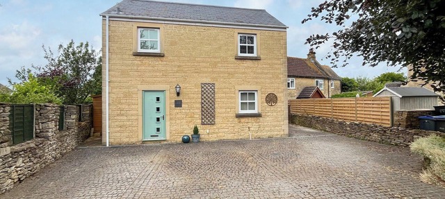 3 bedroom accommodation in Atworth, Near Melksham in Melksham