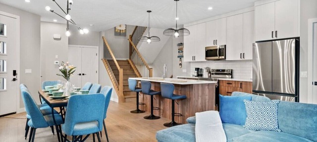 4 Bed | GameRoom | PrivateGarage | Min to Hospital in Calgary