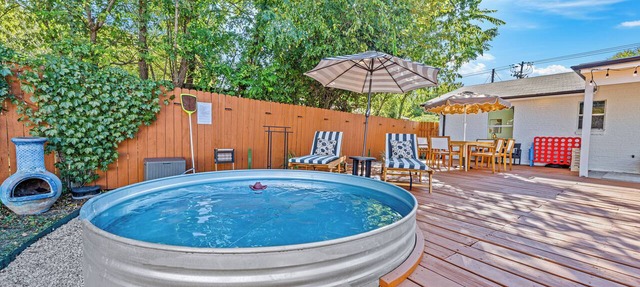 4BR Austin Backyard Oasis/Cowboy Pool + Fire Pit/Near Zilker, SoCo & Downtown in Austin