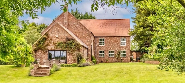 5 Bedrooms,Sleeps 10,3.5 Bathrooms, 5 Toilets.Nestled in the Lincolnshire Wolds. in Market Rasen