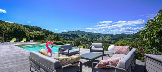 5-star villa with a pool available from August 29 to September 5 in Sainte Eulalie d'Olt