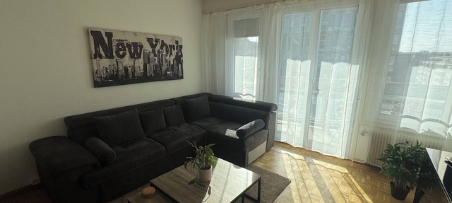 5th floor, charming 2-bedroom apartment , Centre of Geneva in Genève