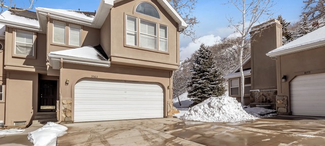 8 beds, Best location hot tub, ping pong Located between the Cottonwood Canyons in Salt Lake City