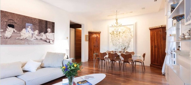 About this spaceWelcome to my spacious and bright designer apartment, completely renovated and furnished with custom-made furniture. Equipped with air conditioning and a sophisticated Sonos audio system, it offers you unique comfort and atmosphere.Just a in Monaco