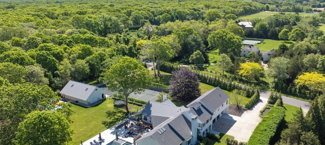 Amazing Sagaponack Estate Minutes to Gibson Beach and Wolffer Estate. in Sagaponack