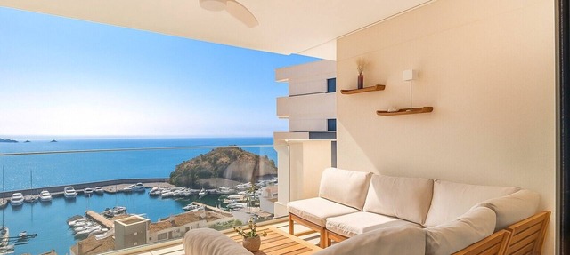 Apartment 'Icon Marina La Ola' with Sea View, Wi-Fi and Air Conditioning in La Herradura