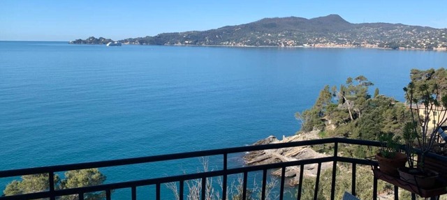 Apartment 'La Solatia' with Sea View, Balcony and Air Conditioning in Zoagli